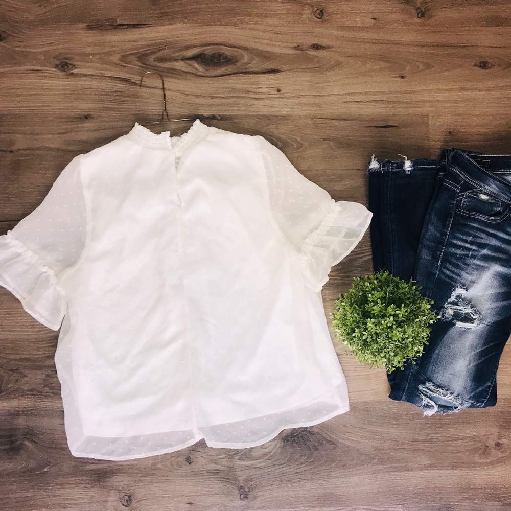 White lace vintage vibes blouse 3 for $30